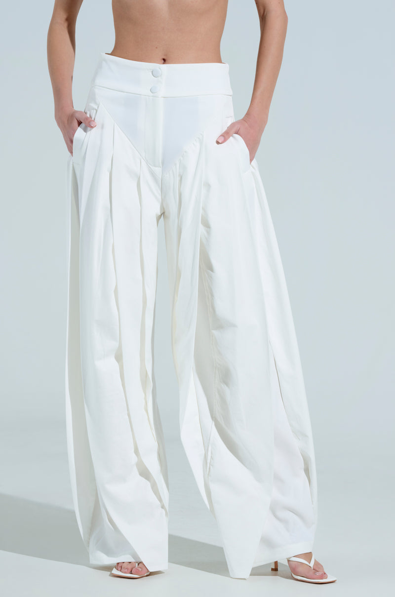 AMBER WIDE LEG PLEATED TROUSER PANT IN WHITE