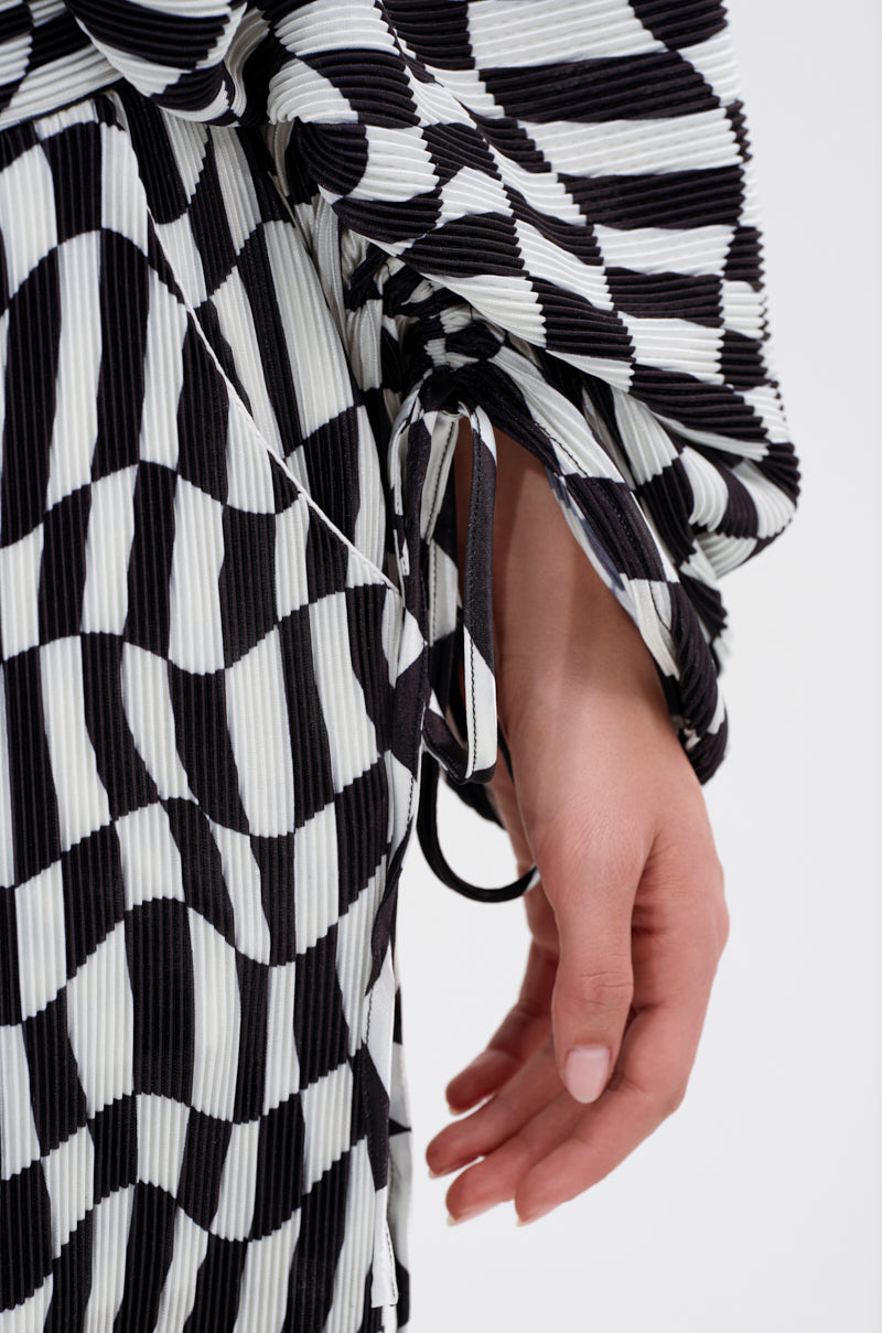 BARI CHECKERED BLOUSE