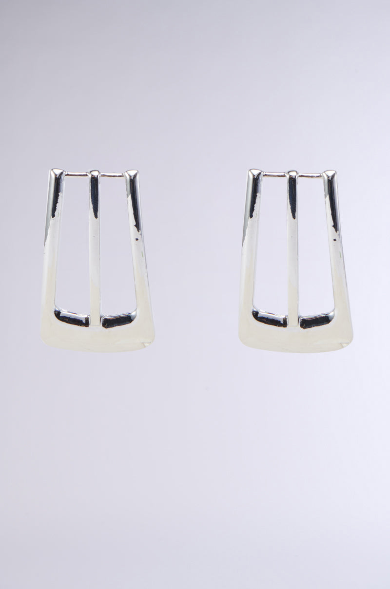BUCKLE UP EARRING