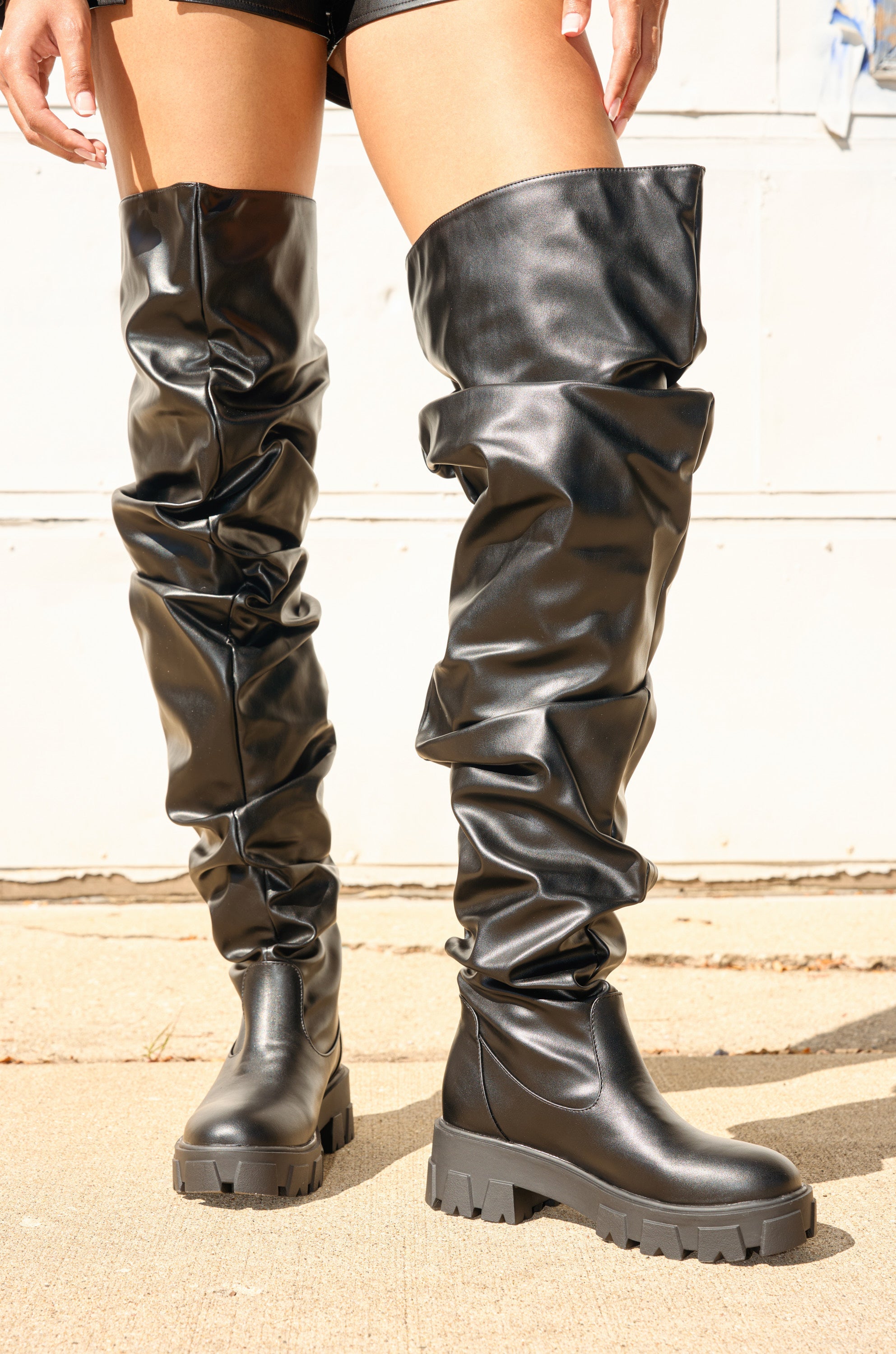 AZALEA WANG KIPLING BLACK RUCHED UP FLAT BOOT