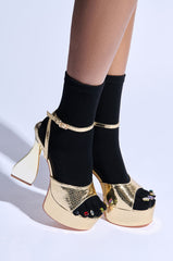 AZALEA WANG TAMASKA GOLD CHUNKY SANDAL