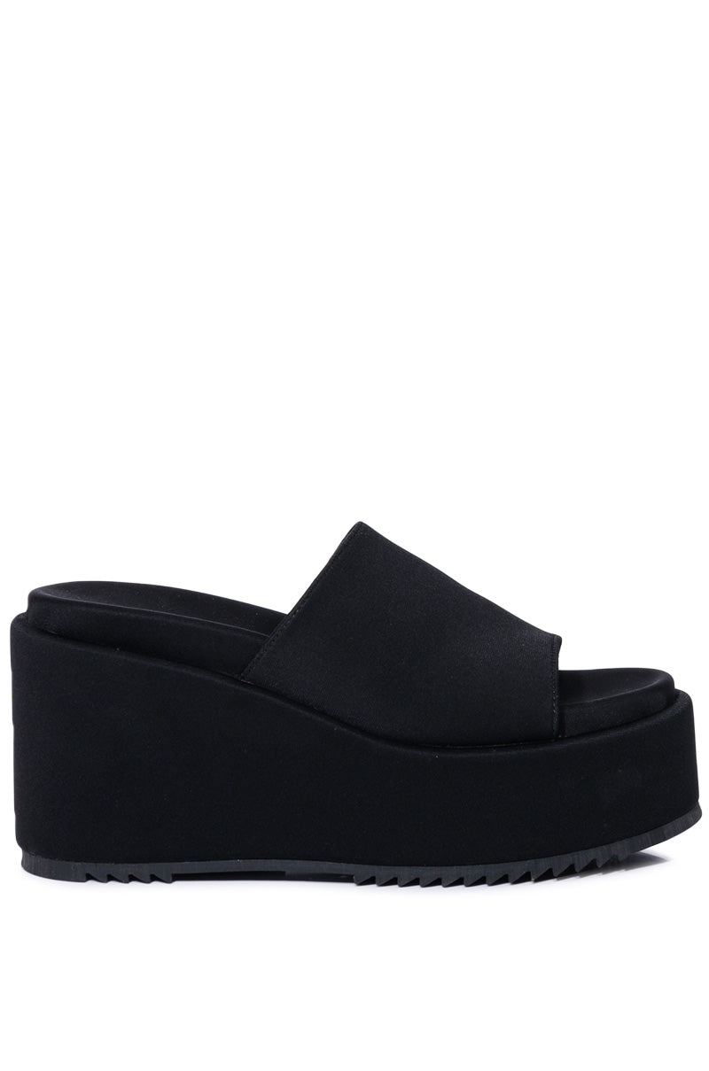 AZALEA WANG AQUARIA FLATFORM SANDAL IN BLACK