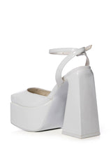 AZALEA WANG CLEMENTINE CHUNKY PUMP IN WHITE PATENT