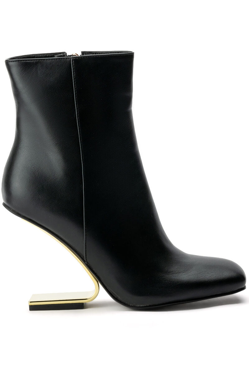 AZALEA WANG ARIANNA SMOOTH VEGAN LEATHER WEDGE BOOTIE IN BONE