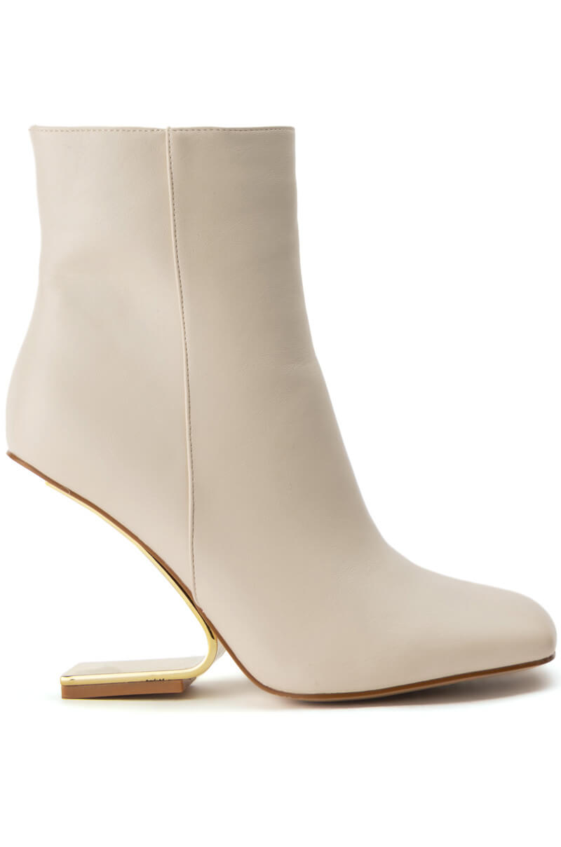 AZALEA WANG ARIANNA SMOOTH VEGAN LEATHER WEDGE BOOTIE IN BONE