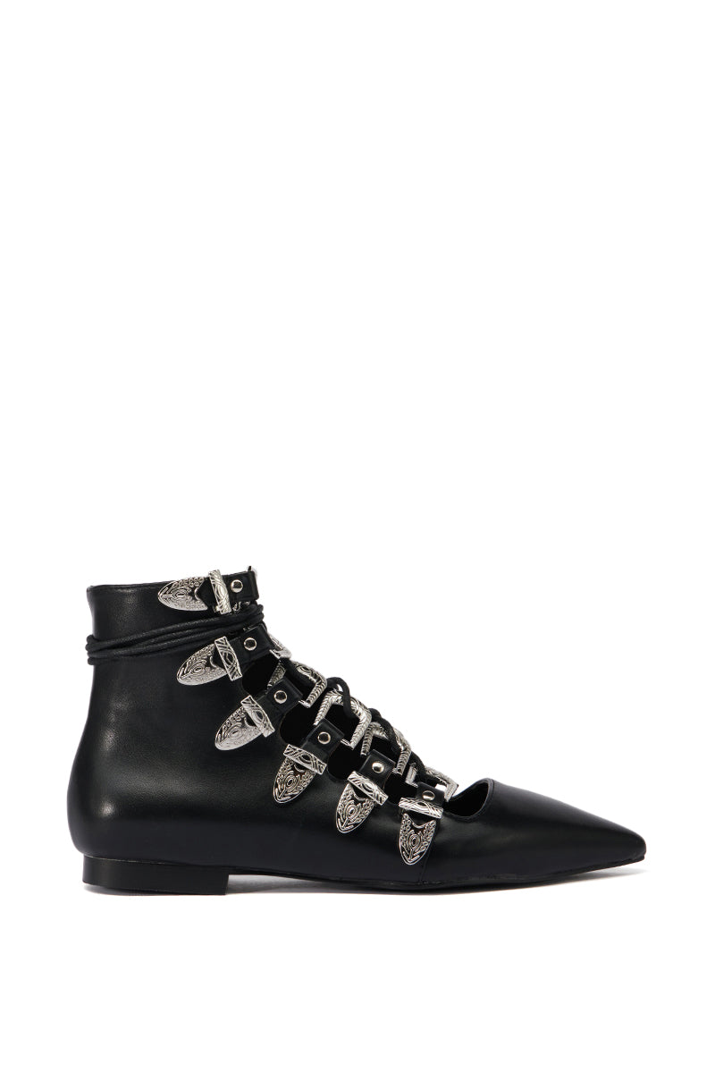 AZALEA WANG MATSON BLACK LACE UP BUCKLE FLAT