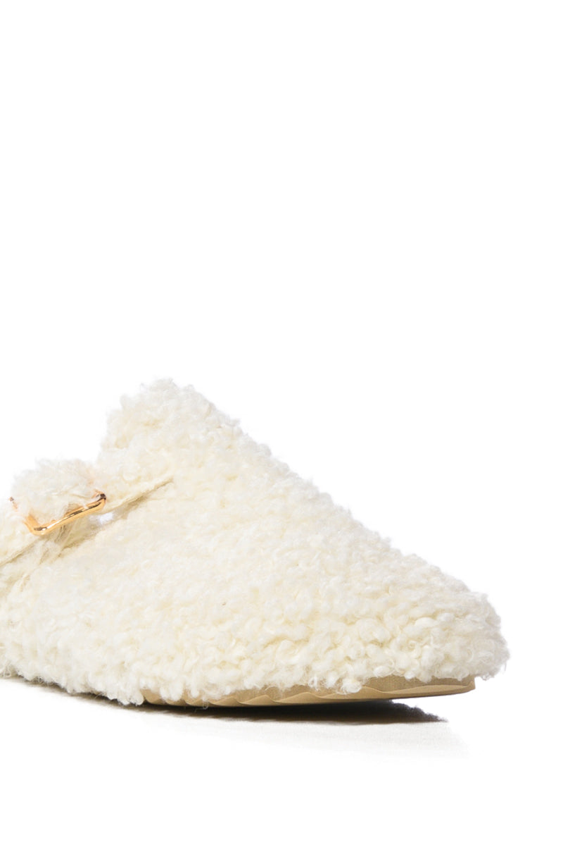 AZALEA WANG TAHLA WHITE SHERPA SLIDE