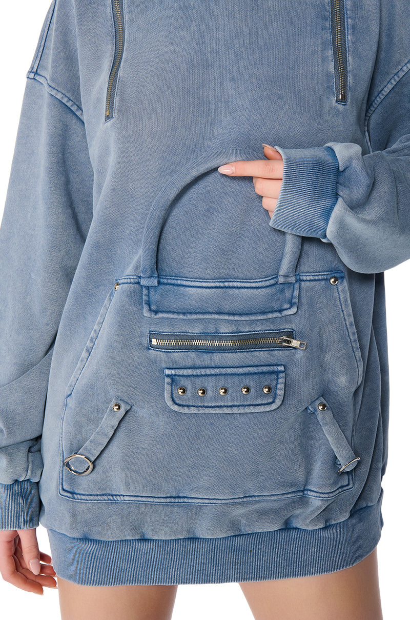 BAG ALERT OVERSIZED MINERAL WASH SWEATSHIRT IN BLUE