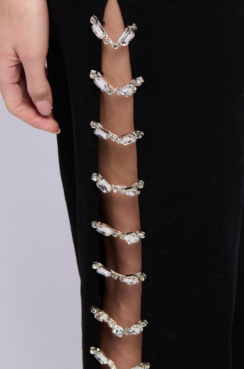 COVERED IN DIAMONDS RELAXED JEANS IN BLACK