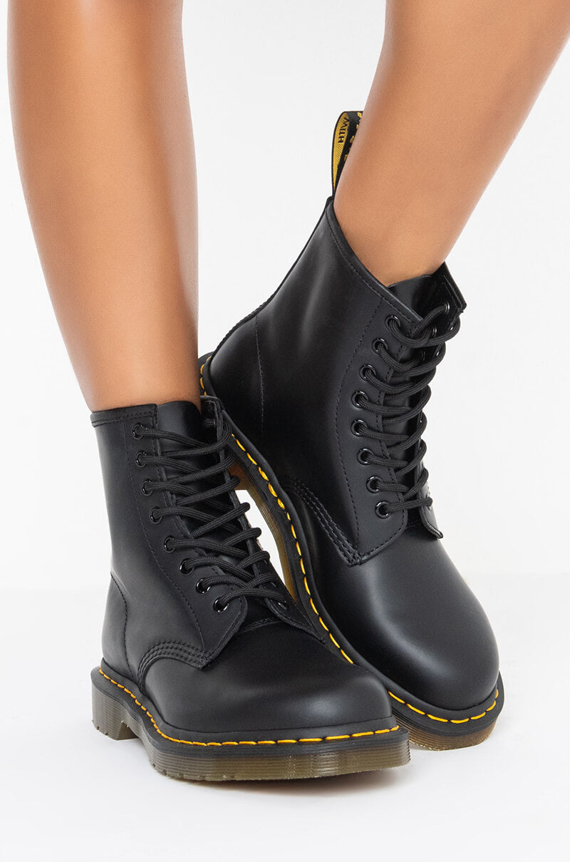 DR MARTEN 1490 SMOOTH BOOT